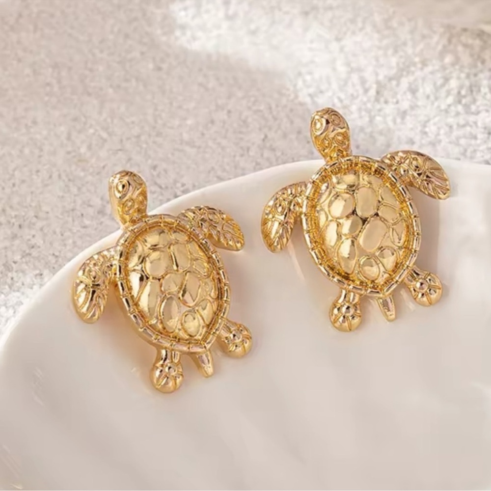 Sea Turtle Gold Stud Earrings